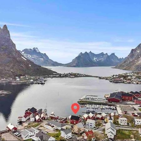 Reine Front View - Mountain & Seaview Villa Exteriör bild