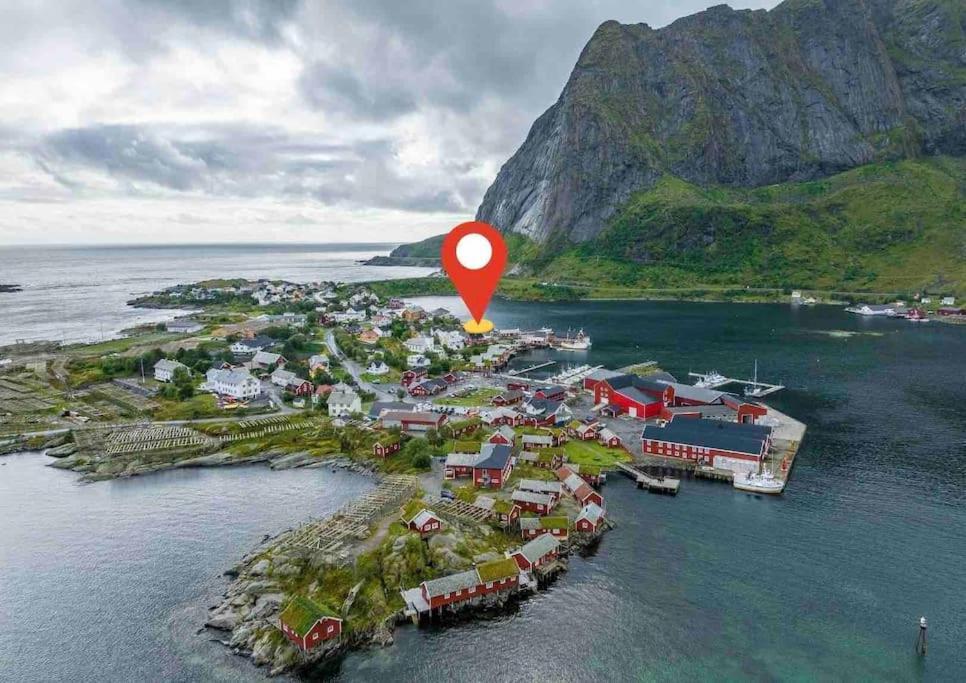 Reine Front View - Mountain & Seaview Villa Exteriör bild