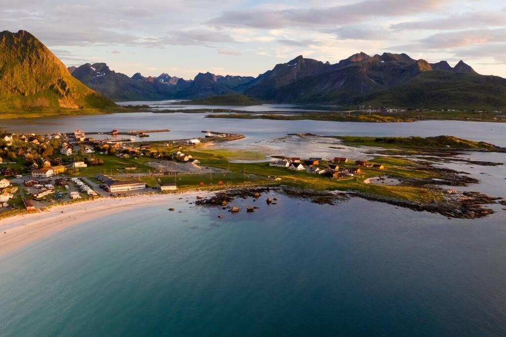 Reine Front View - Mountain & Seaview Villa Exteriör bild